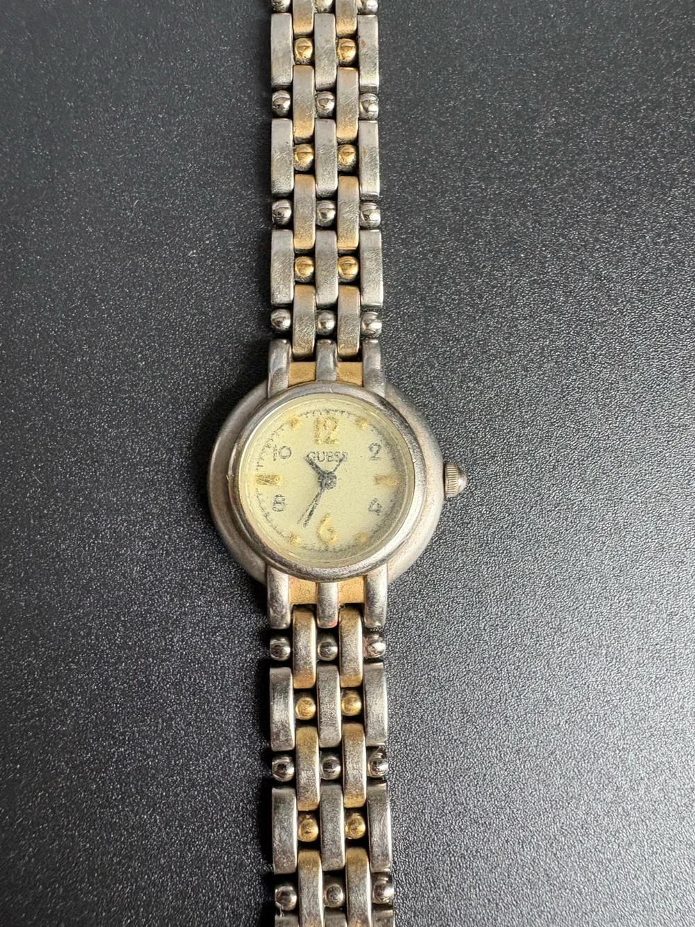 GUESS Womens Vintage Two-Tone Round Face Watch